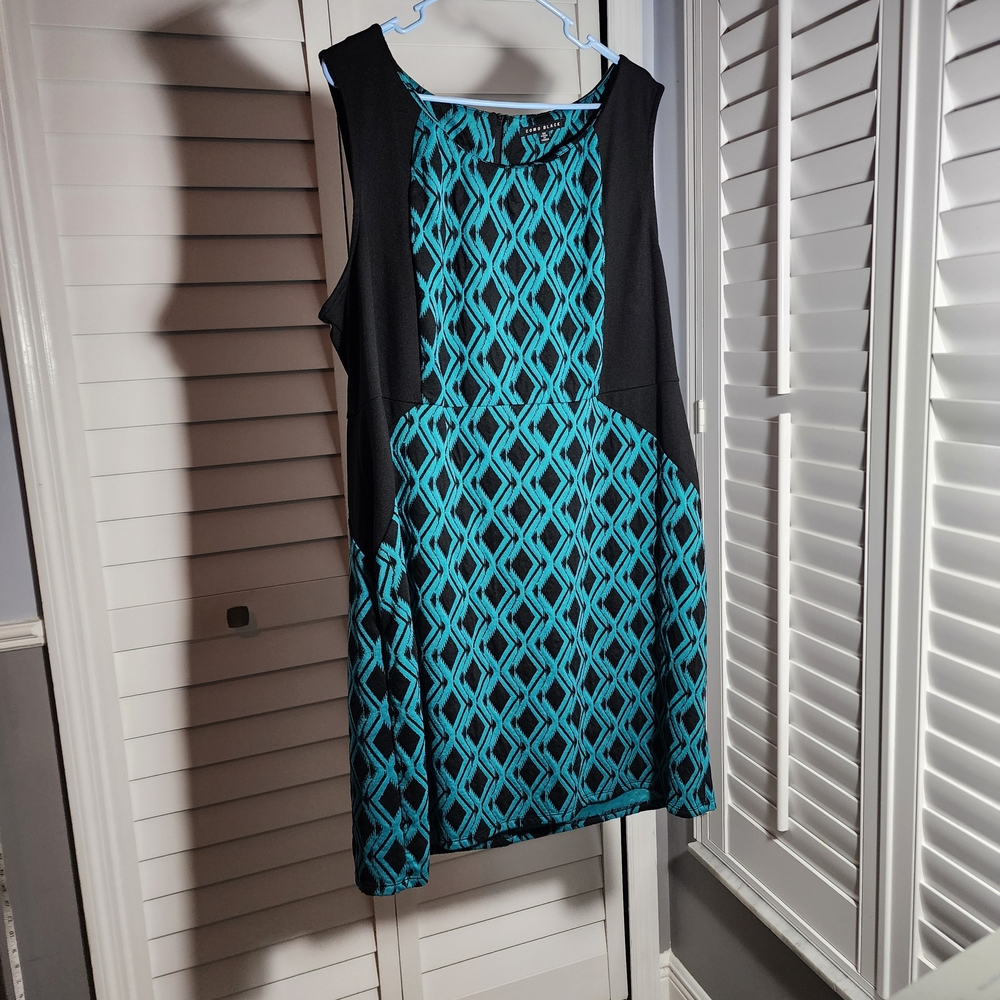 Elegant Teal and Black Geometric Mini Dress